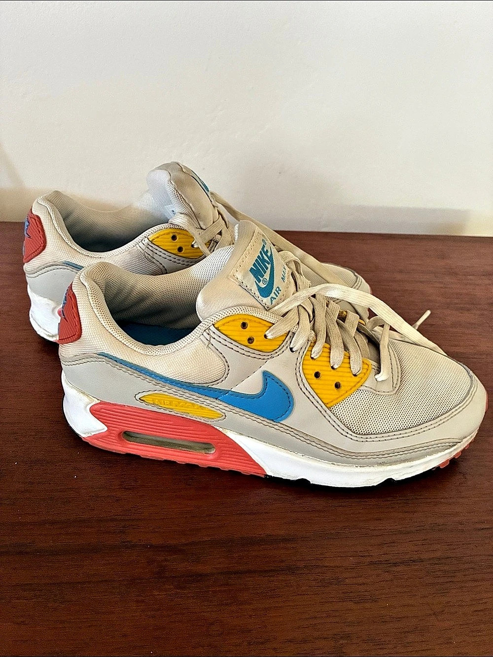 Nike Air Max 90 Sneakers